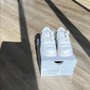 Nike Air Force 1 Kids White Low-Top Sneakers